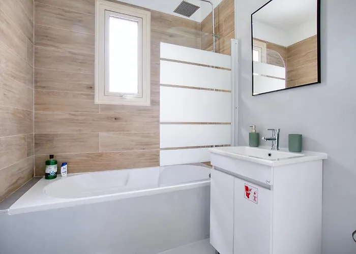 Royal Seacrest Star - Near Venus Apartamento Paphos