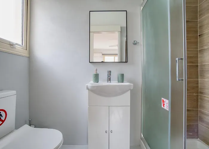 Royal Seacrest Star - Near Venus