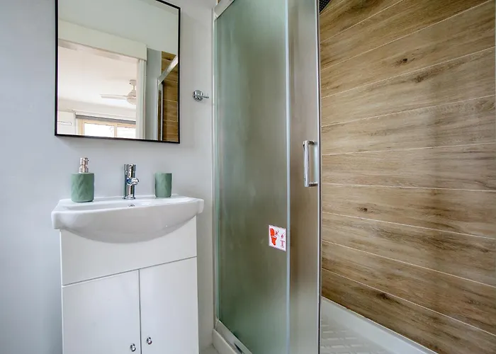 Royal Seacrest Star - Near Venus