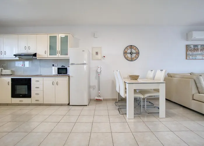 Royal Seacrest Star - Near Venus * パ フォス